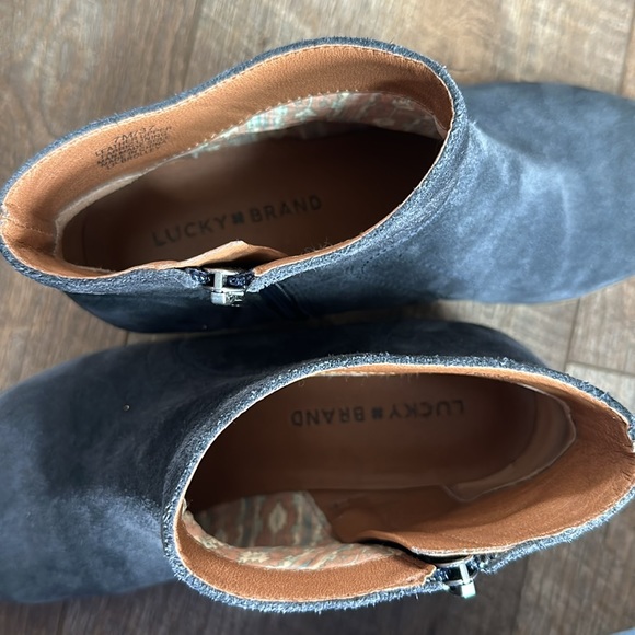 Lucky Brand Brolley Ankle Boot / Booties Navy leather zip boots. - Picture 14 of 15